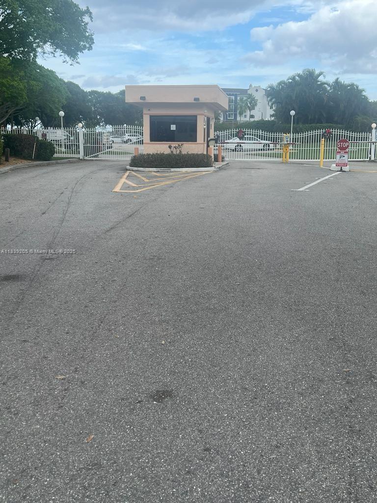 1ad5be0d-6334 500 Executive Center Dr # 2G, West Palm Beach FL 33401 — #A11839205