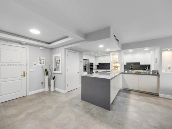 9801 Collins Ave # 16U, Bal Harbour FL 33154 — #A11839282
