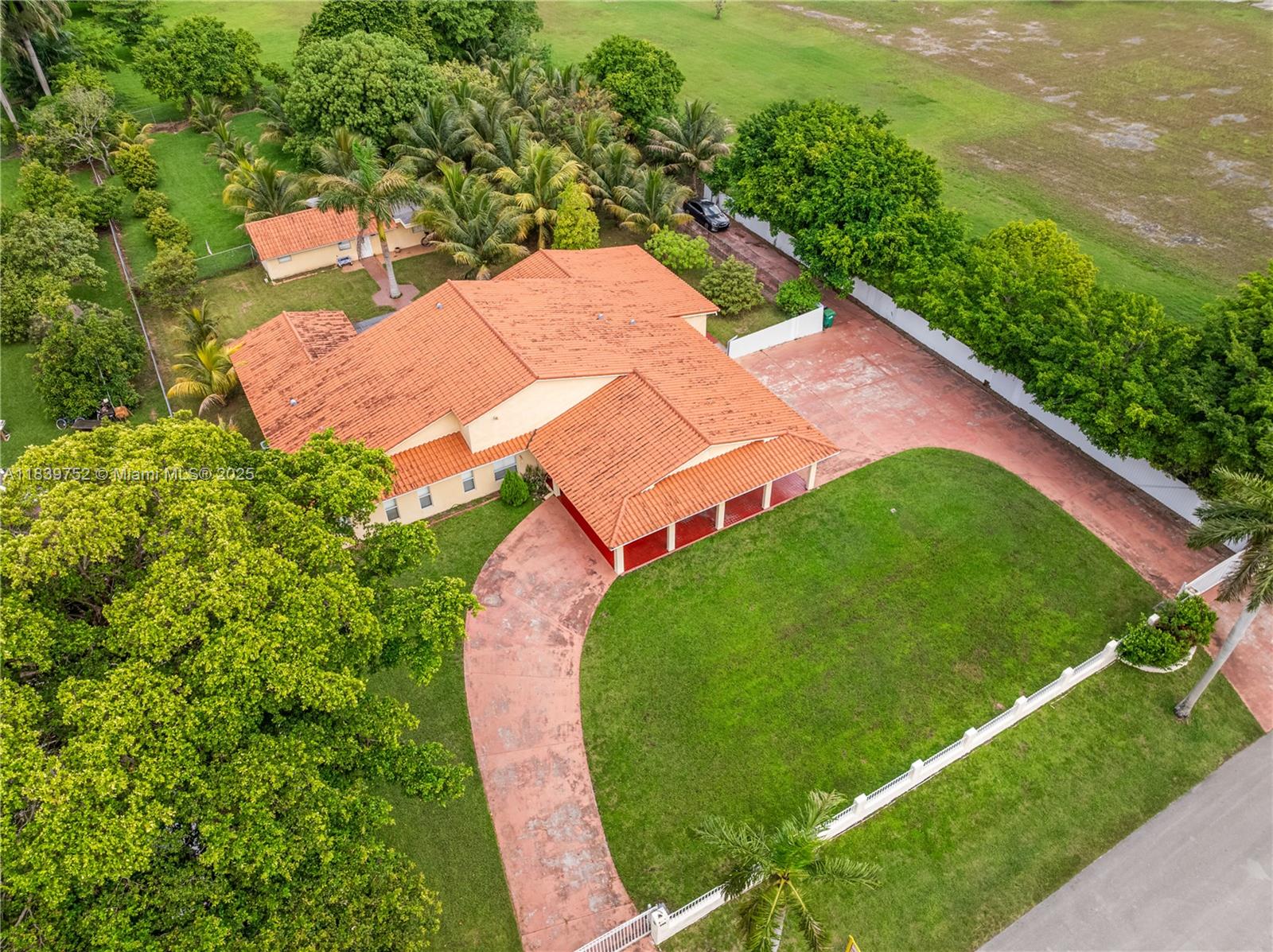 1ad5be0d-6350 400 NW 128th Ave, Miami FL 33182 — #A11839752