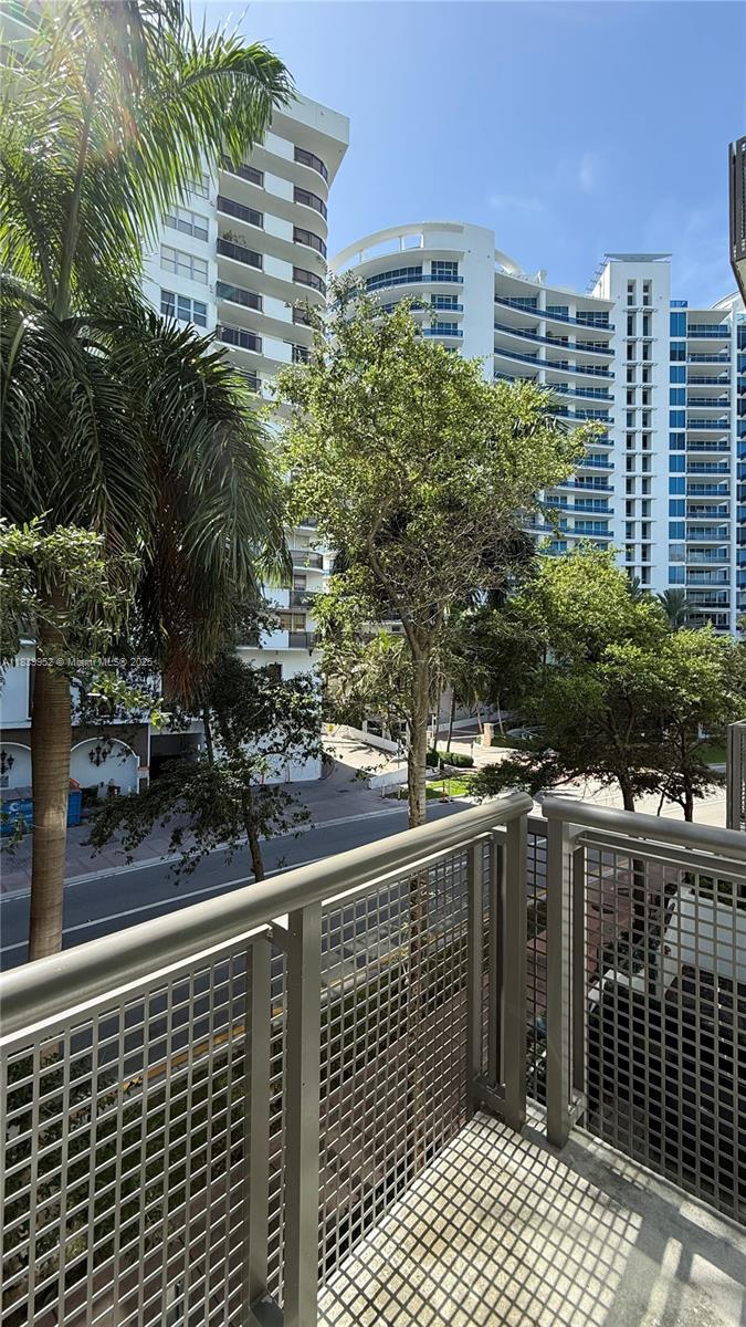 6000 Collins Ave # 323, Miami Beach FL 33140 — #A11839952