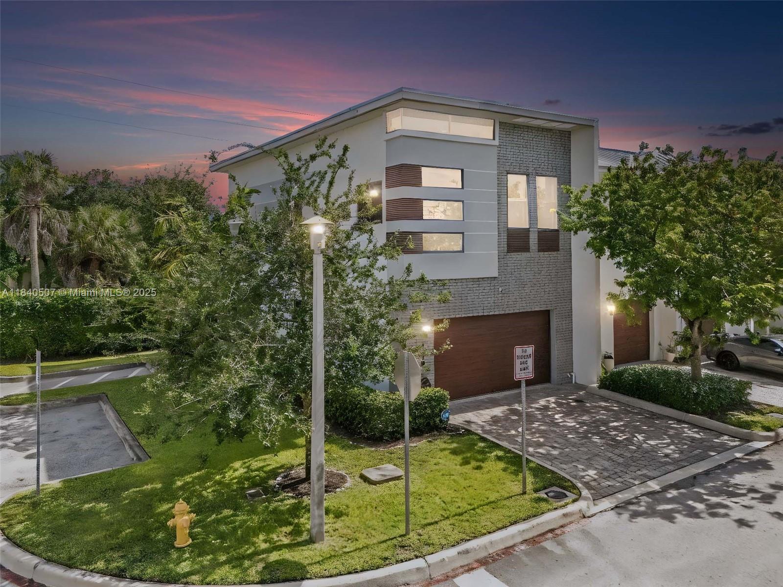 1ad5be0d-6378 4460 NW 8th Pl, Plantation FL 33317 — #A11840507