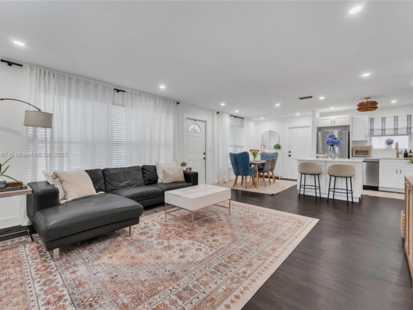 2851 Washington St, Hollywood FL 33020 — #A11840467