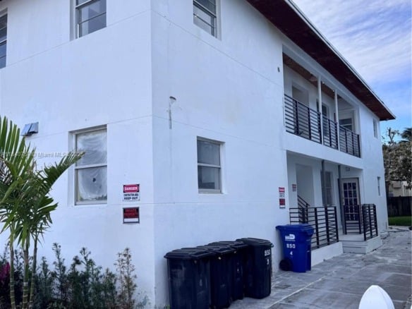 950 79th Ter, Miami Beach FL 33141 — #A11840757