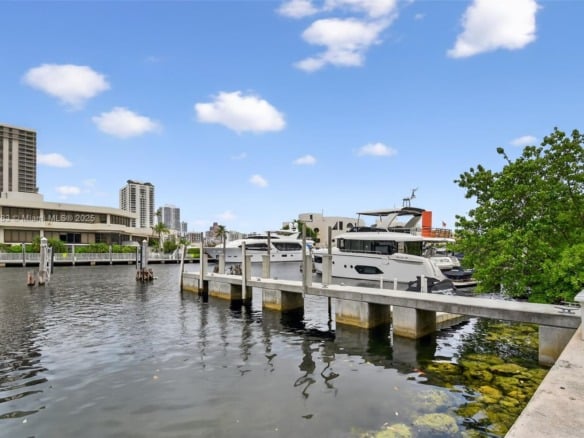 19925 NE 39th PL Boat Slip #17, Aventura FL 33180 — #A11841783