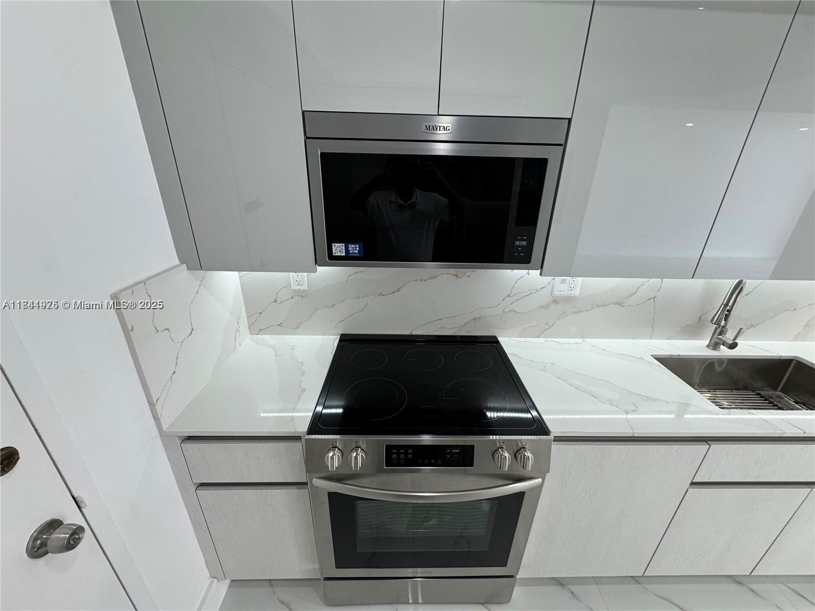 18031 Biscayne Blvd # 502, Aventura FL 33160 — #A11841975