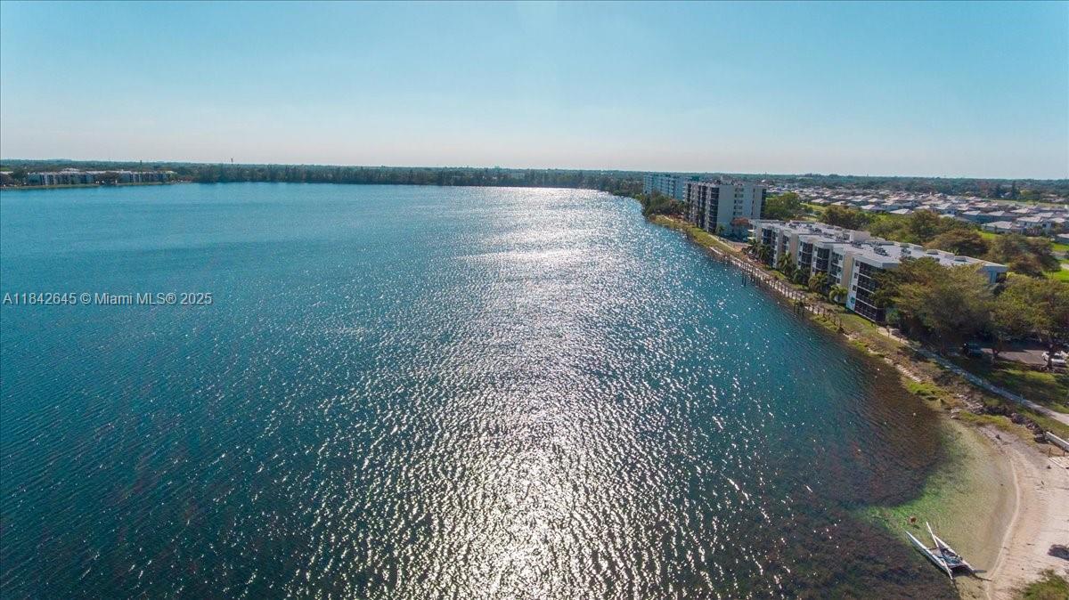 1ad5be0d-6461 110 Lake Emerald Dr # 403, Oakland Park FL 33309 — #A11842645