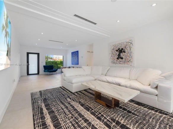 900 W 47th Ct, Miami Beach FL 33140 — #A11871231