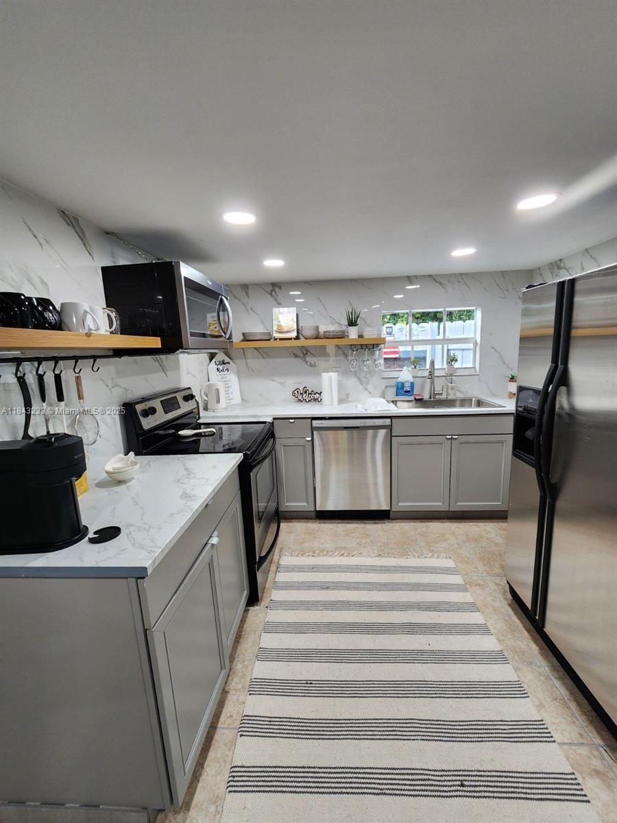 1ad5be0d-6485 1872 SW 29th Ave # A, Fort Lauderdale FL 33312 — #A11843233