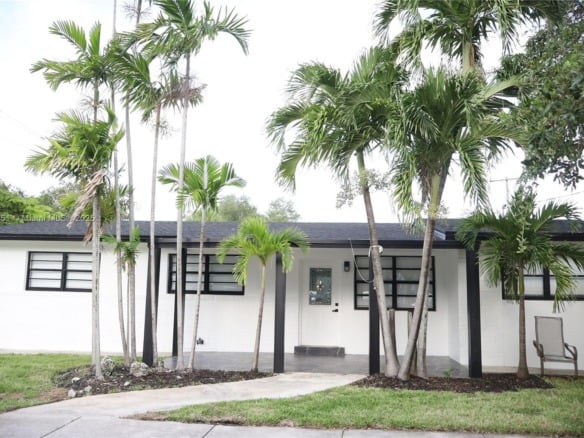 3955 SW 69th Ave, Miami FL 33155 — #A11844251