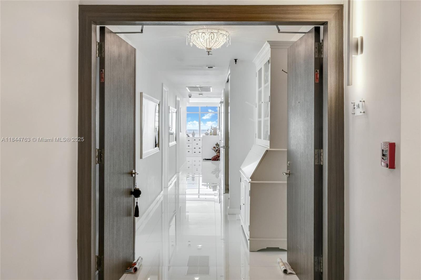 1ad5be0d-6535 3737 Collins Ave # 801, Miami Beach FL 33140 — #A11844763