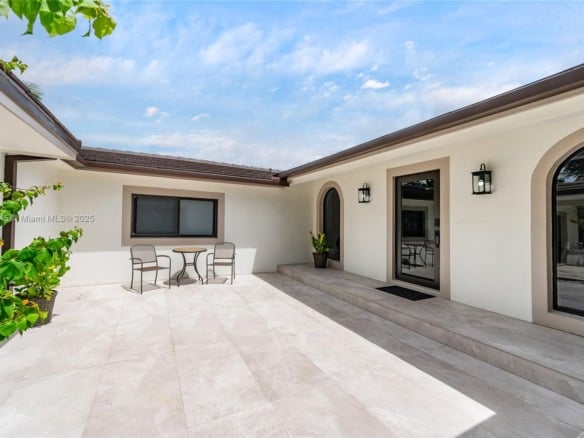 117 S Royal Poinciana Blvd, Miami Springs FL 33166 — #A11844845