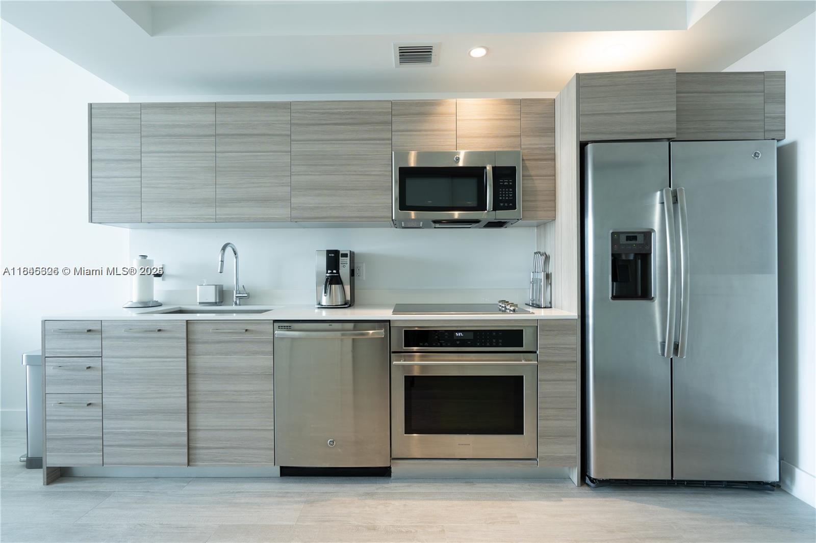 1ad5be0d-6557 121 NE 34th St # 806, Miami FL 33137 — #A11845326
