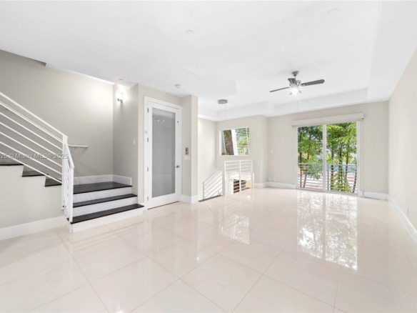 811 SE 12th Ct, Fort Lauderdale FL 33316 — #A11845625