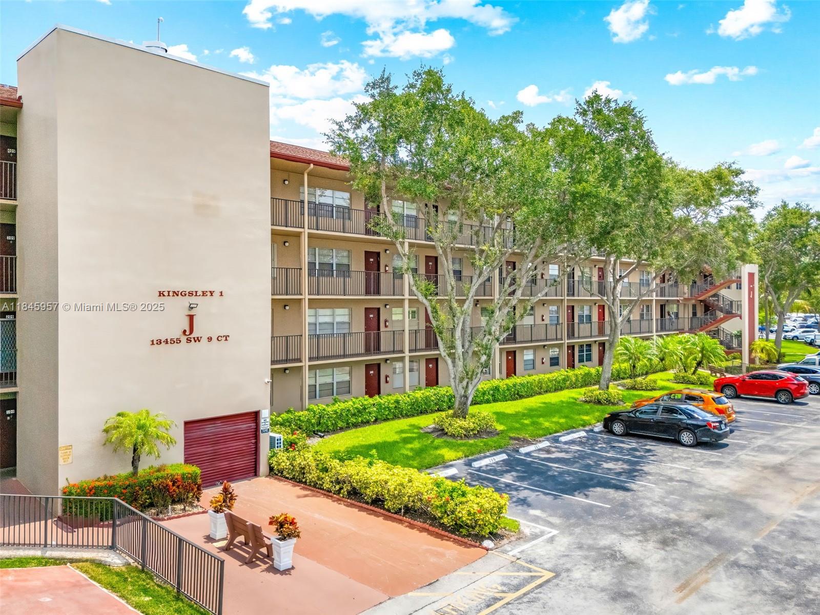 1ad5be0d-6584 13455 SW 9th Ct # 315J, Pembroke Pines FL 33027 — #A11845957