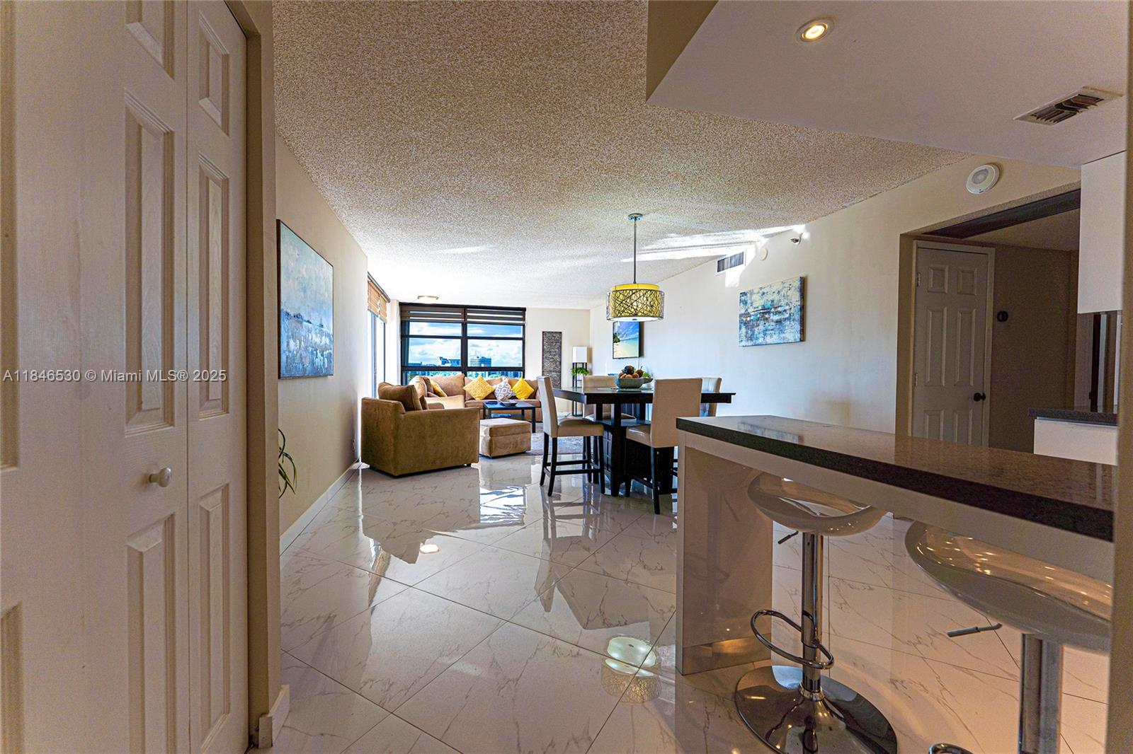 1ad5be0d-6600 20225 NE 34th Ct # 818, Aventura FL 33180 — #A11846530