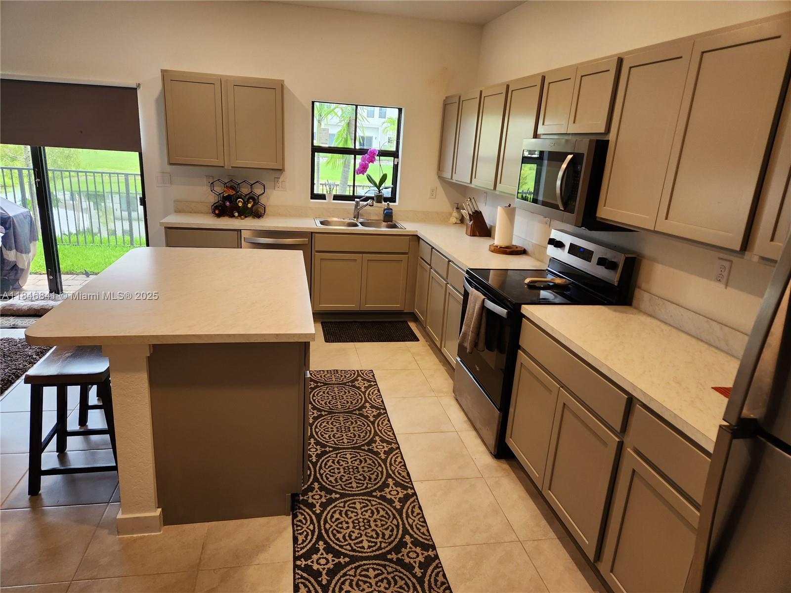 880 NW 3rd Way # 880, Pompano Beach FL 33060 — #A11846841