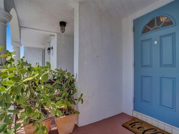 345 Virginia St, Hollywood FL 33019 — #A11847646