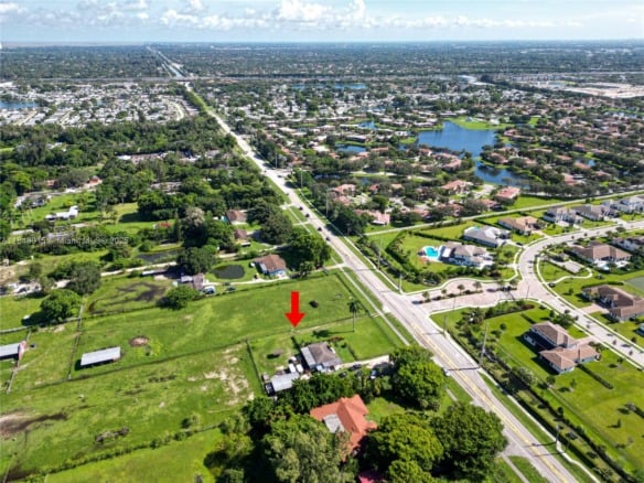 1921 SW 112th Ave, Davie FL 33325 — #A11848015