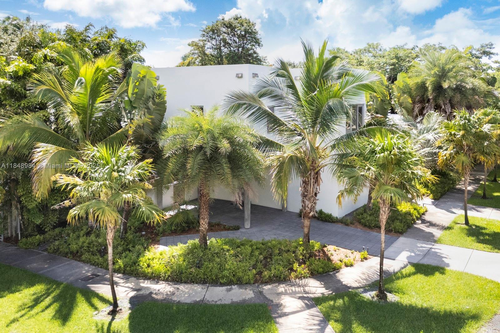 default 3175 Washington St, Miami FL 33133 — #A11848984