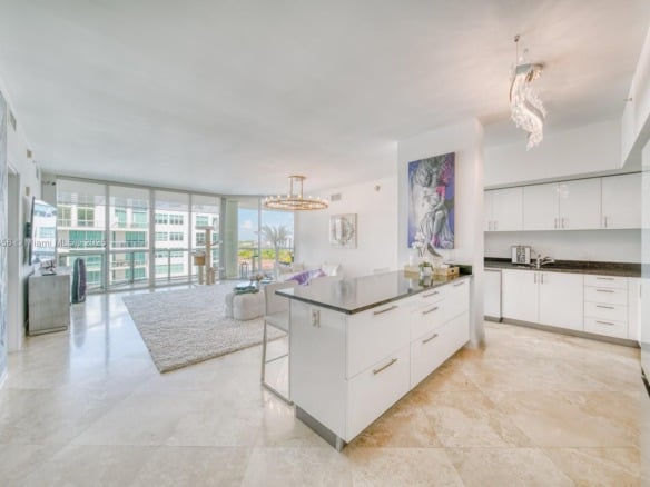 3131 NE 188th St # 1103, Aventura FL 33180 — #A11850458