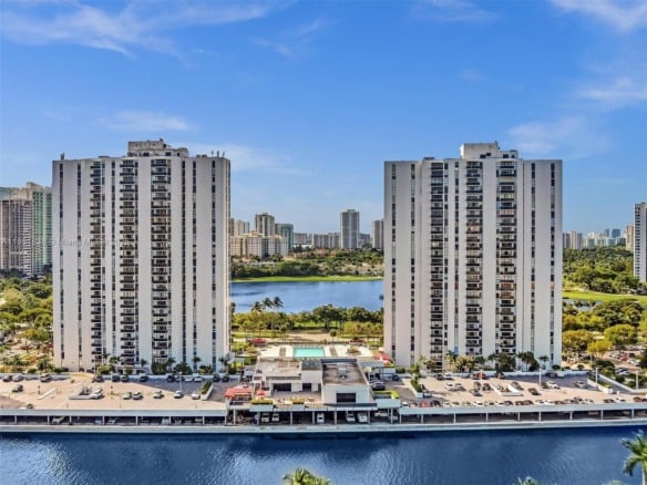 3675 N Country Club Dr # 707, Aventura FL 33180 — #A11851638