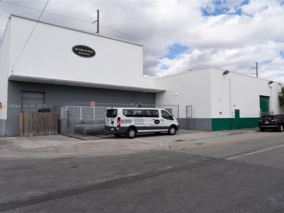 1395 NW 22nd St, Miami FL 33142 — #A11853466