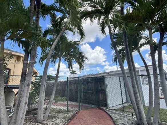 18601 SW 98th Ave, Cutler Bay FL 33157 — #A11853960