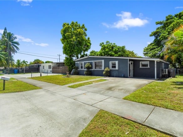 3760 SW 47th Ave, West Park FL 33023 — #A11854186