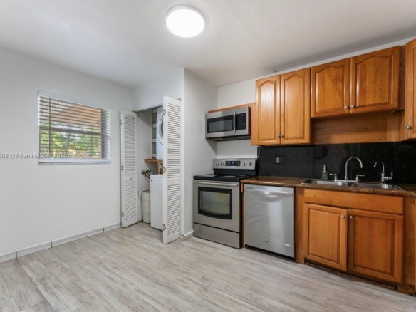 2850 Forest Hills Blvd # 114, Coral Springs FL 33065 — #A11854392