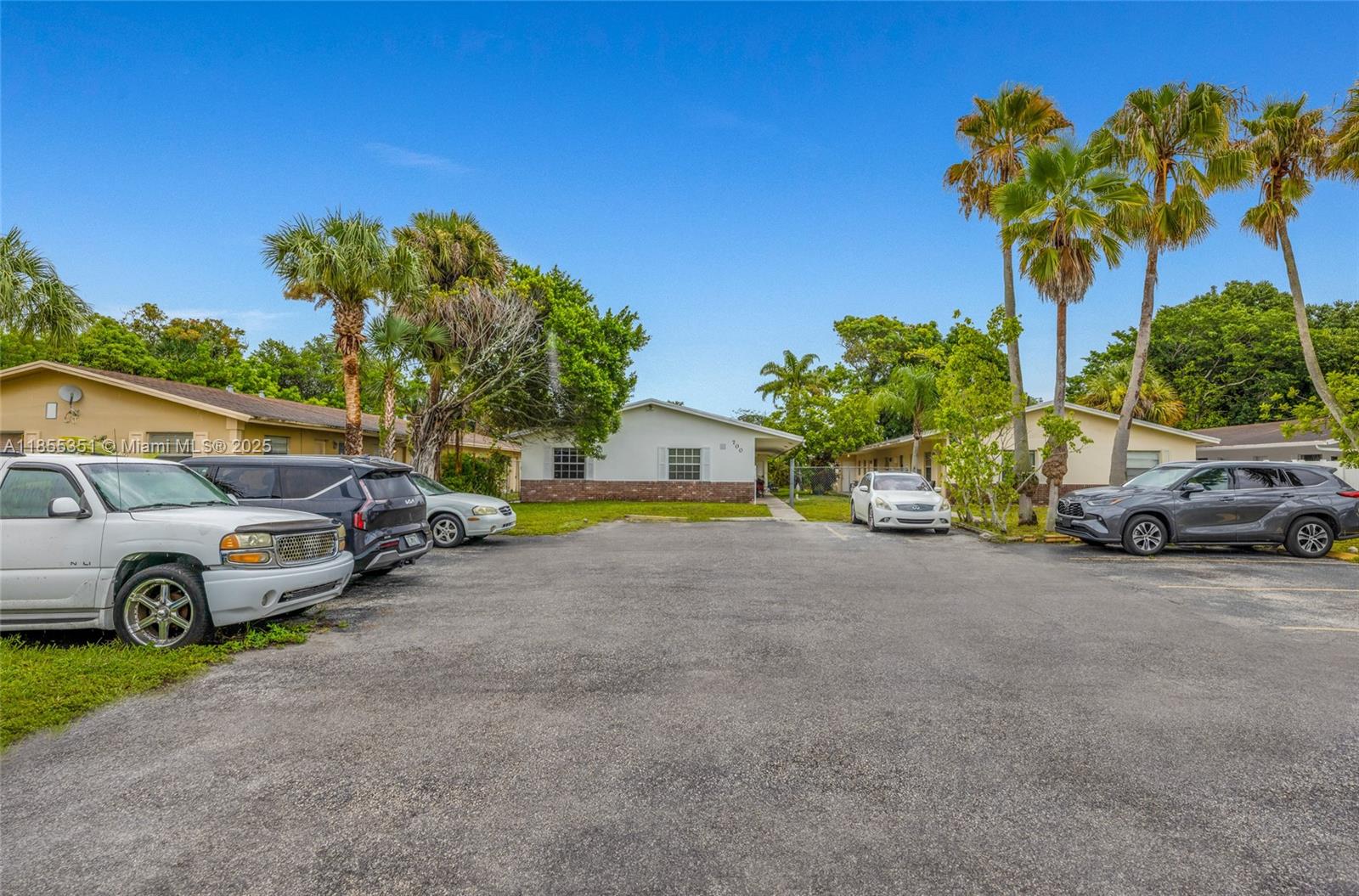 1ad5be0d-6948 700 SW 16th Ave, Fort Lauderdale FL 33312 — #A11855351