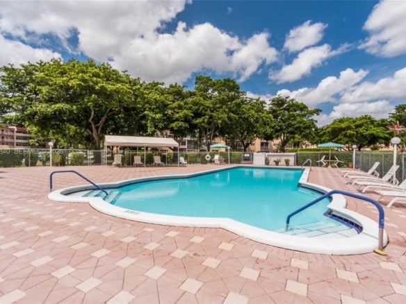 1040 Country Club Dr # 309, Margate FL 33063 — #A11855840