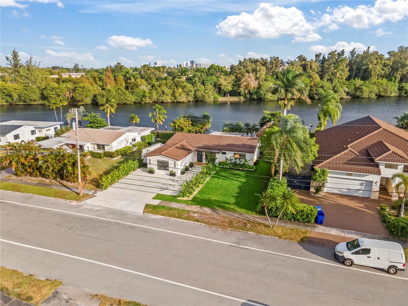 209 N 31st Ave # 1, Hollywood FL 33021 — #A11857304