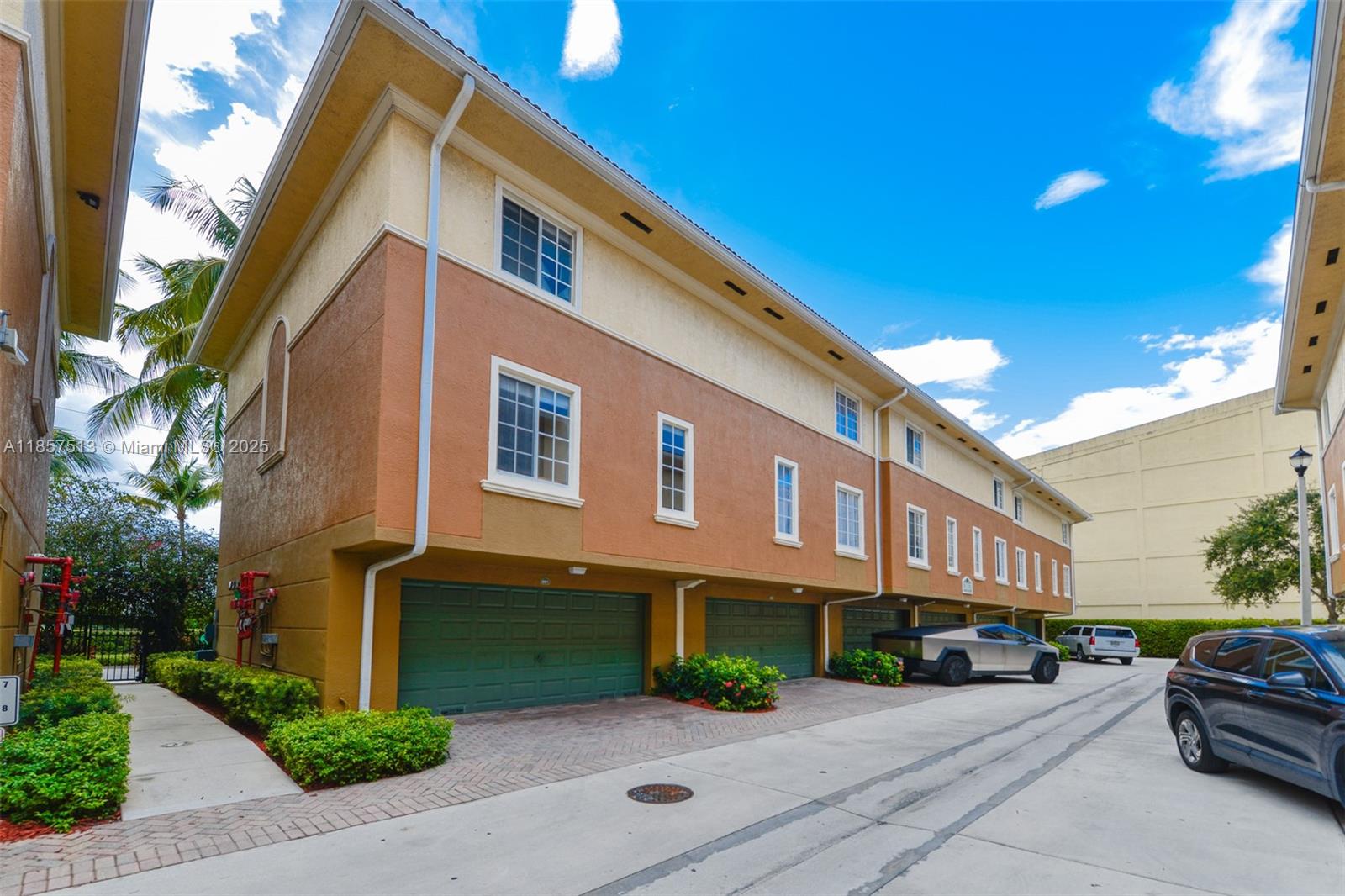 O 2811 NE 185th St # 801, Aventura FL 33180 — #A11857513