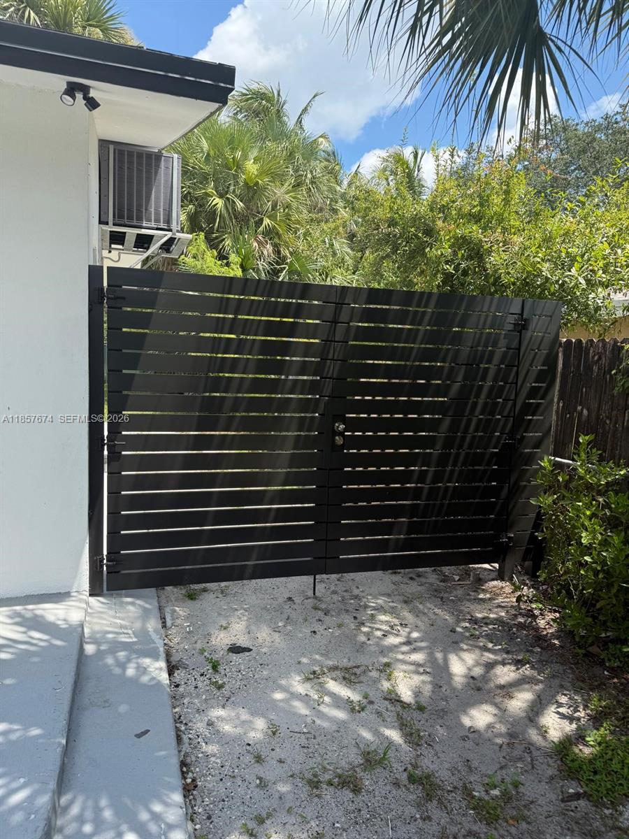 2929 SW 19th St # 2, Fort Lauderdale FL 33312 — #A11857674