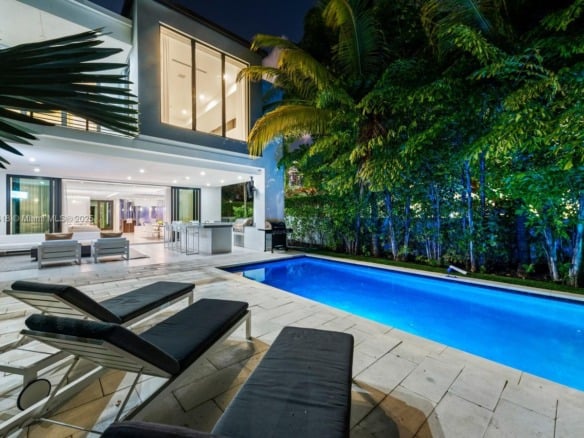 310 SE 11th Ave, Fort Lauderdale FL 33301 — #A11856618
