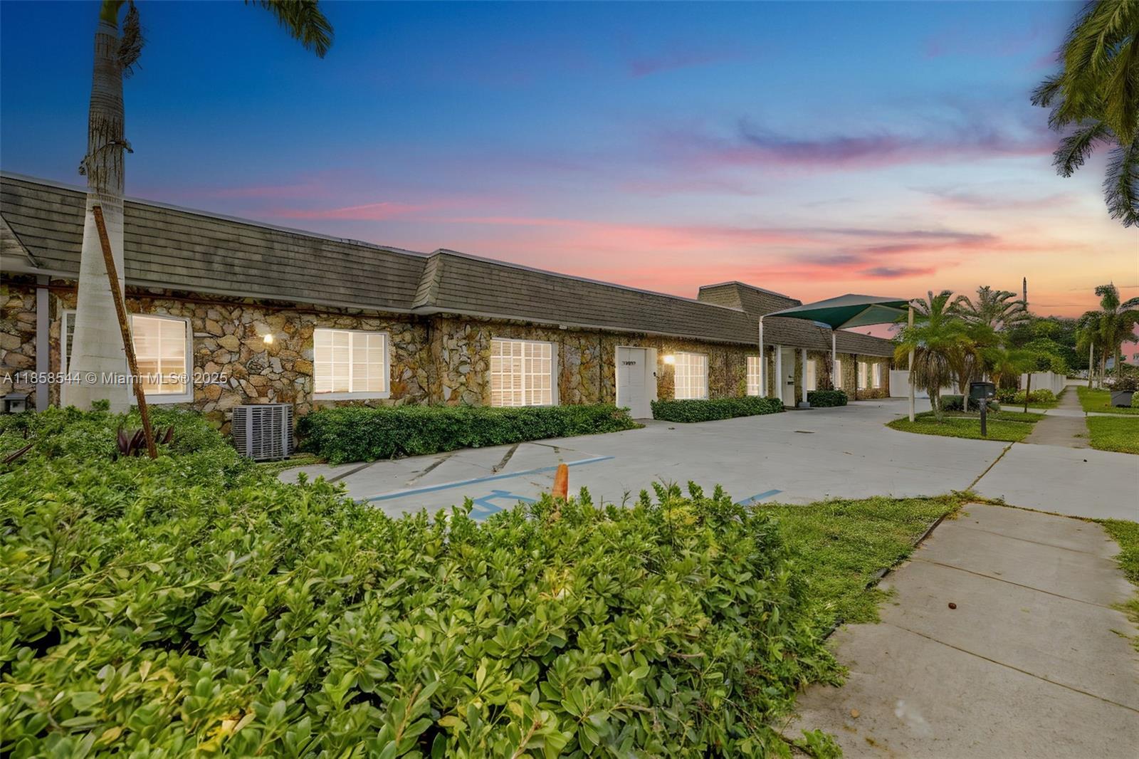 1ad5be0d-7081 Listing #A11858544