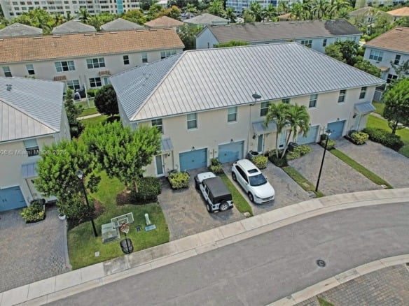 4046 Long Leaf Ln, Hollywood FL 33021 — #A11859508