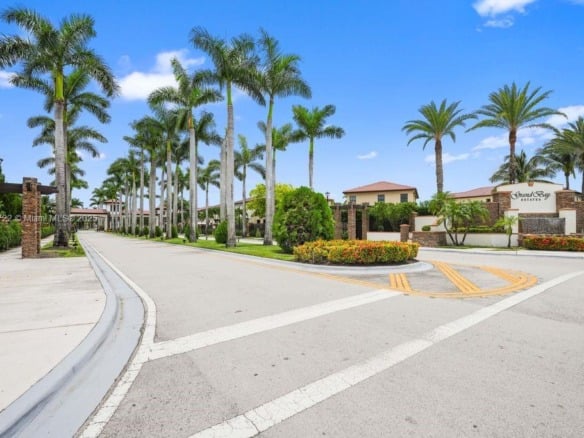10016 NW 89th Ter, Doral FL 33178 — #A11849722