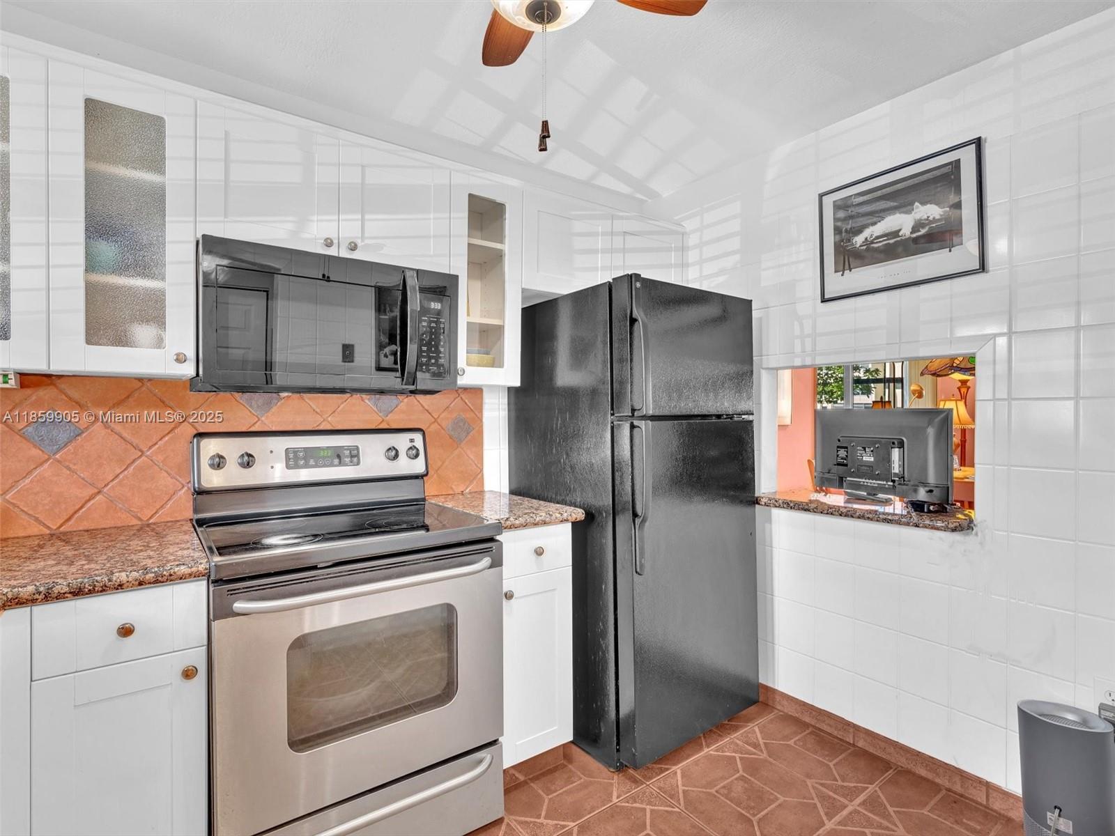 1ad5be0d-7136 8020 N Sunrise Lakes Dr # 110, Sunrise FL 33322 — #A11859905