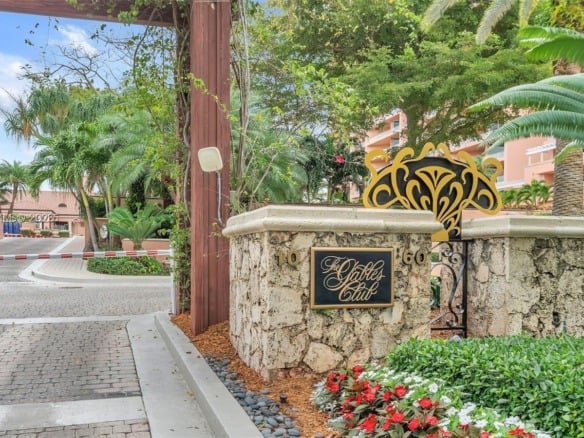 10 Edgewater Dr # 4H, Coral Gables FL 33133 — #A11860116