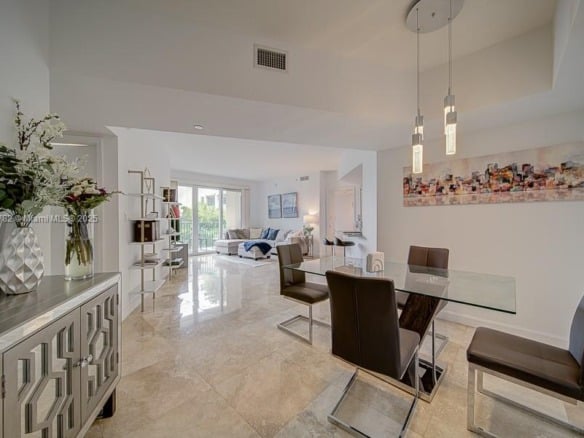 19900 E Country Club Dr # 308, Aventura FL 33180 — #A11860782