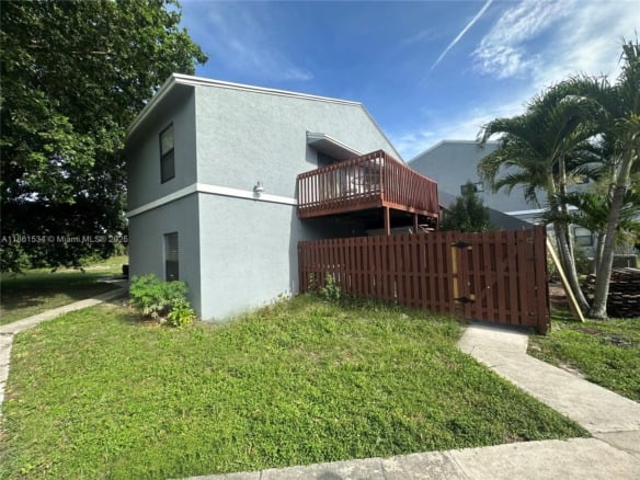 22 Crossings Cir, Boynton Beach FL 33435 — #A11861534