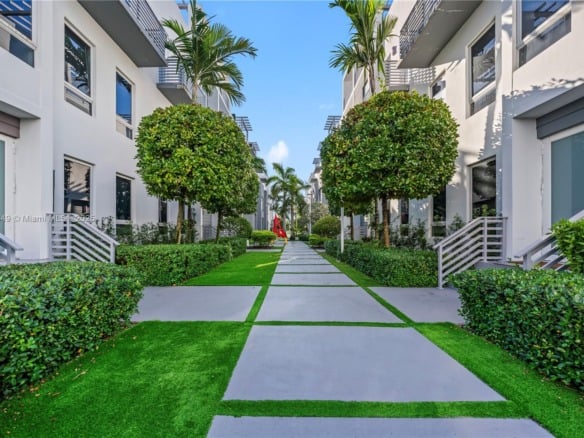 9153 NW 33rd St, Doral FL 33172 — #A11901849