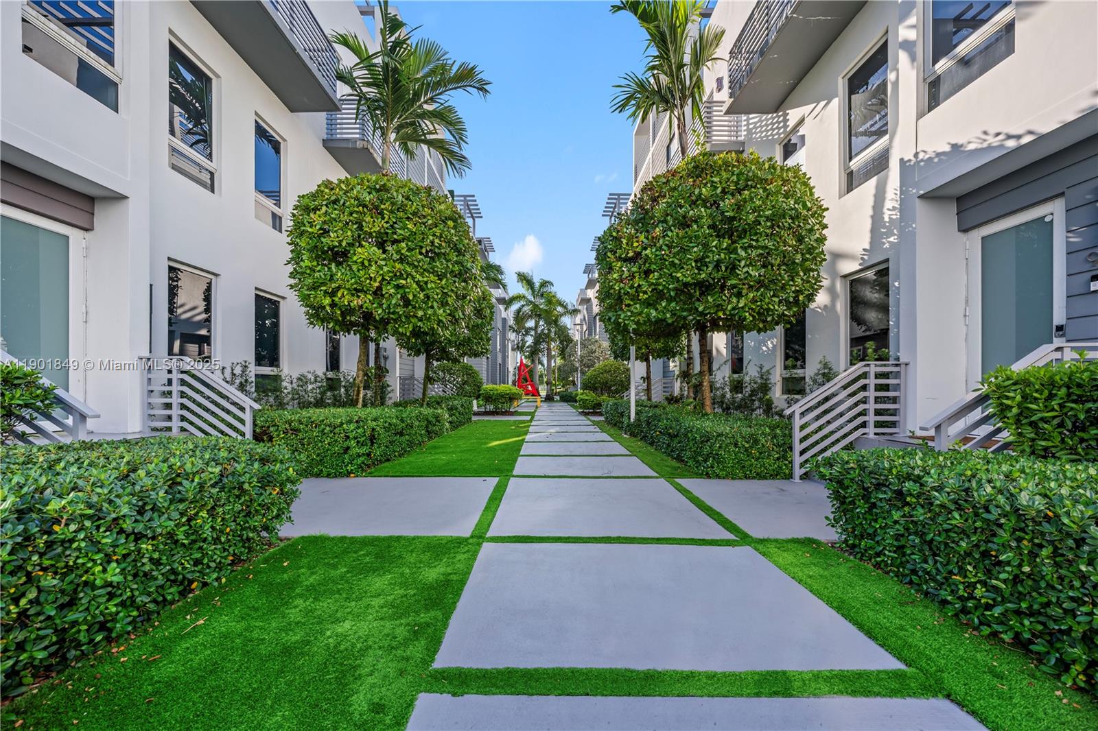 1ad5be0d-723 9153 NW 33rd St, Doral FL 33172 — #A11901849