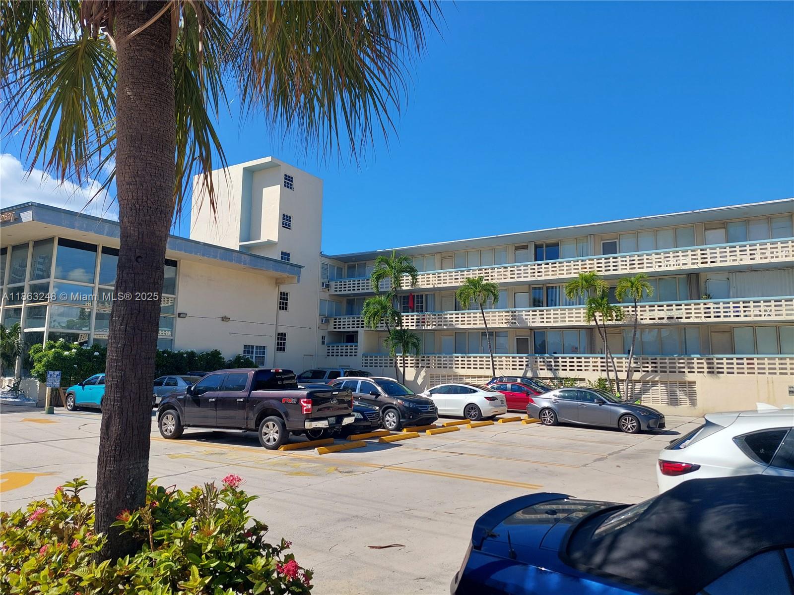 6484 Indian Creek Drive # 320, Miami Beach FL 33141 — #A11863248