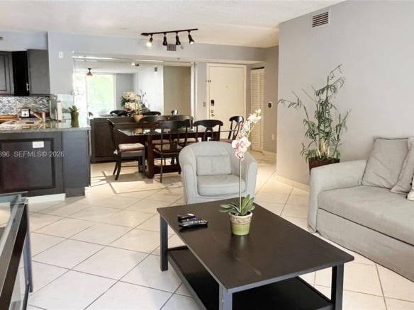 19555 E Country Club Dr # 8305, Aventura FL 33180 — #A11863896
