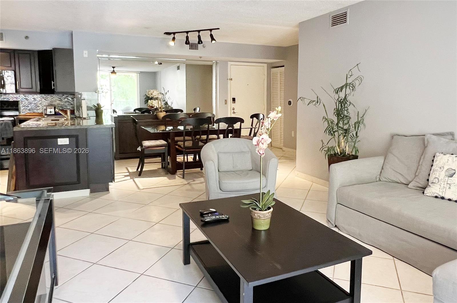 1ad5be0d-7312 19555 E Country Club Dr # 8305, Aventura FL 33180 — #A11863896
