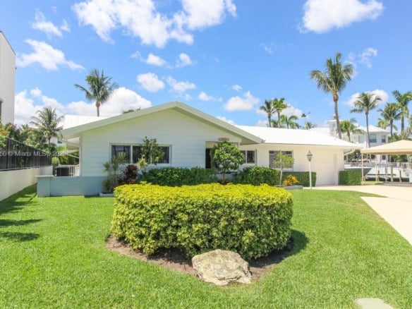 19125 Waterway Rd, Jupiter FL 33469 — #A11865150