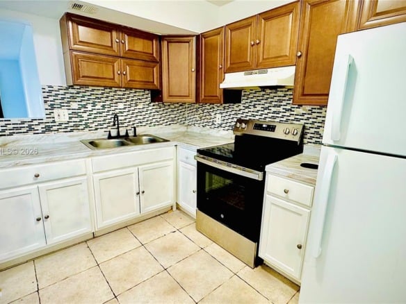 3700 NW 21st St # 109, Lauderdale Lakes FL 33311 — #A11865321