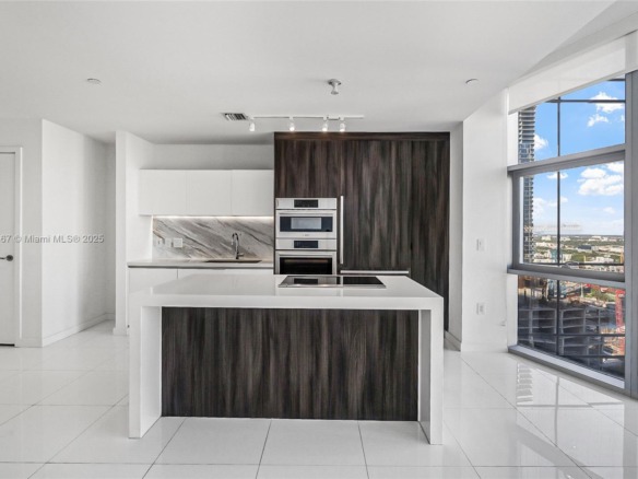 851 NE 1st Ave # 2802, Miami FL 33132 — #A11899667